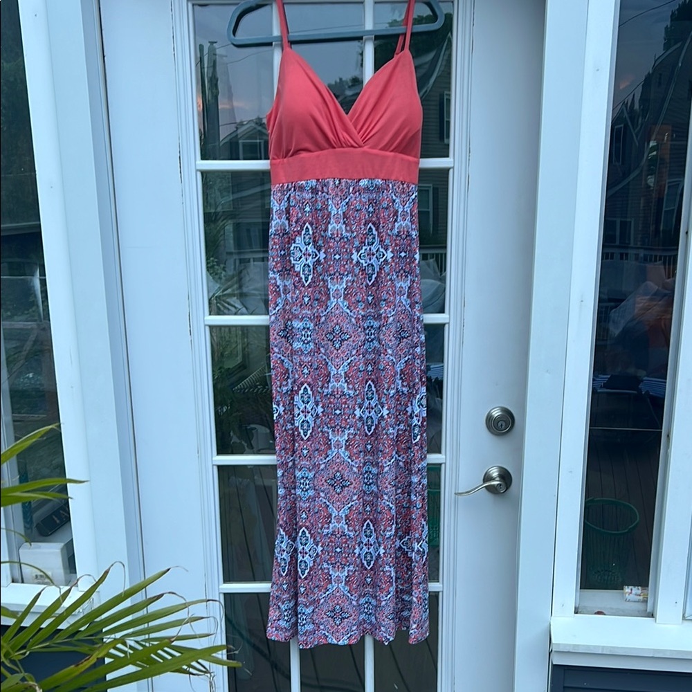 Elegant Pink and Blue Patterned Maxi Dress